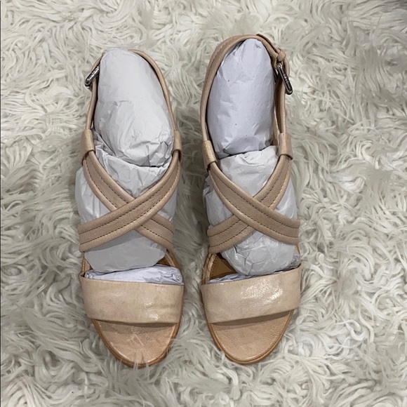 NEW • Frye • Dani Criss Cross Sandals Cream - Picture 4 of 6